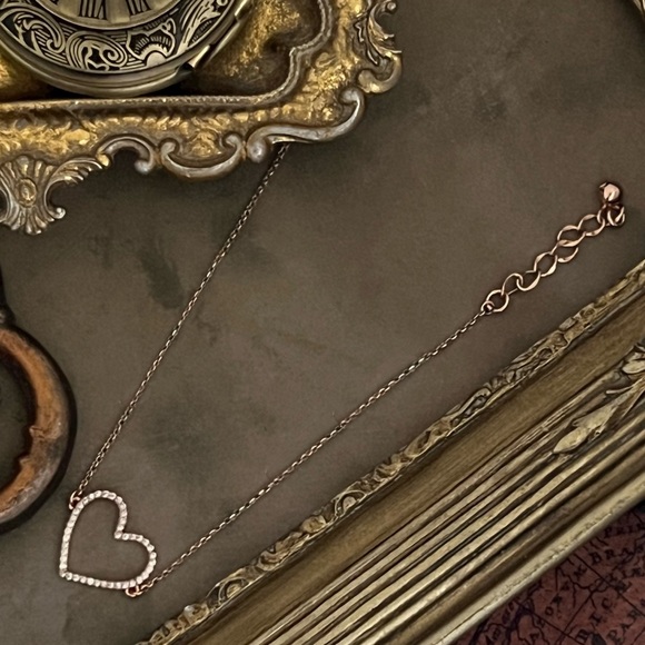 KATE SPADE • Scrunched Scallops Open Heart Bracelet - Picture 4 of 4